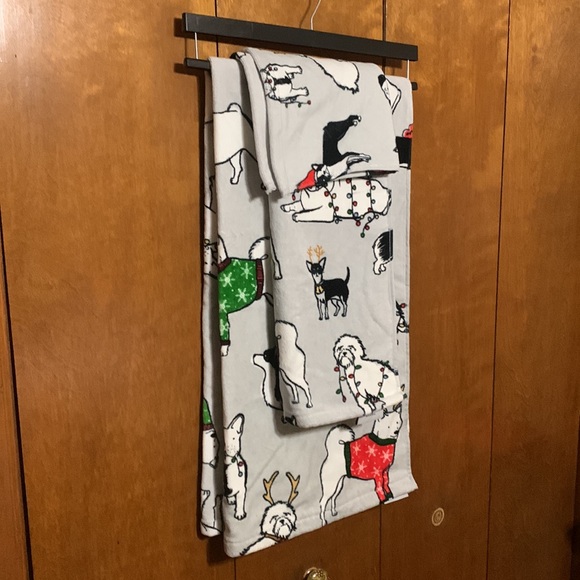 JINGLES & JOY- Seasonal- DOGGIE 🐶 HOLIDAY🎄 Bath Towel Set - Picture 14 of 14